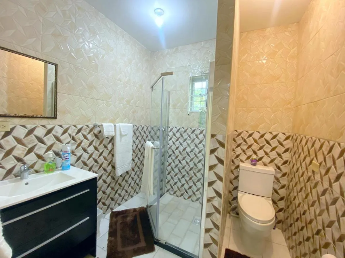 Russell Heights Vacation Home Kingston Holiday home