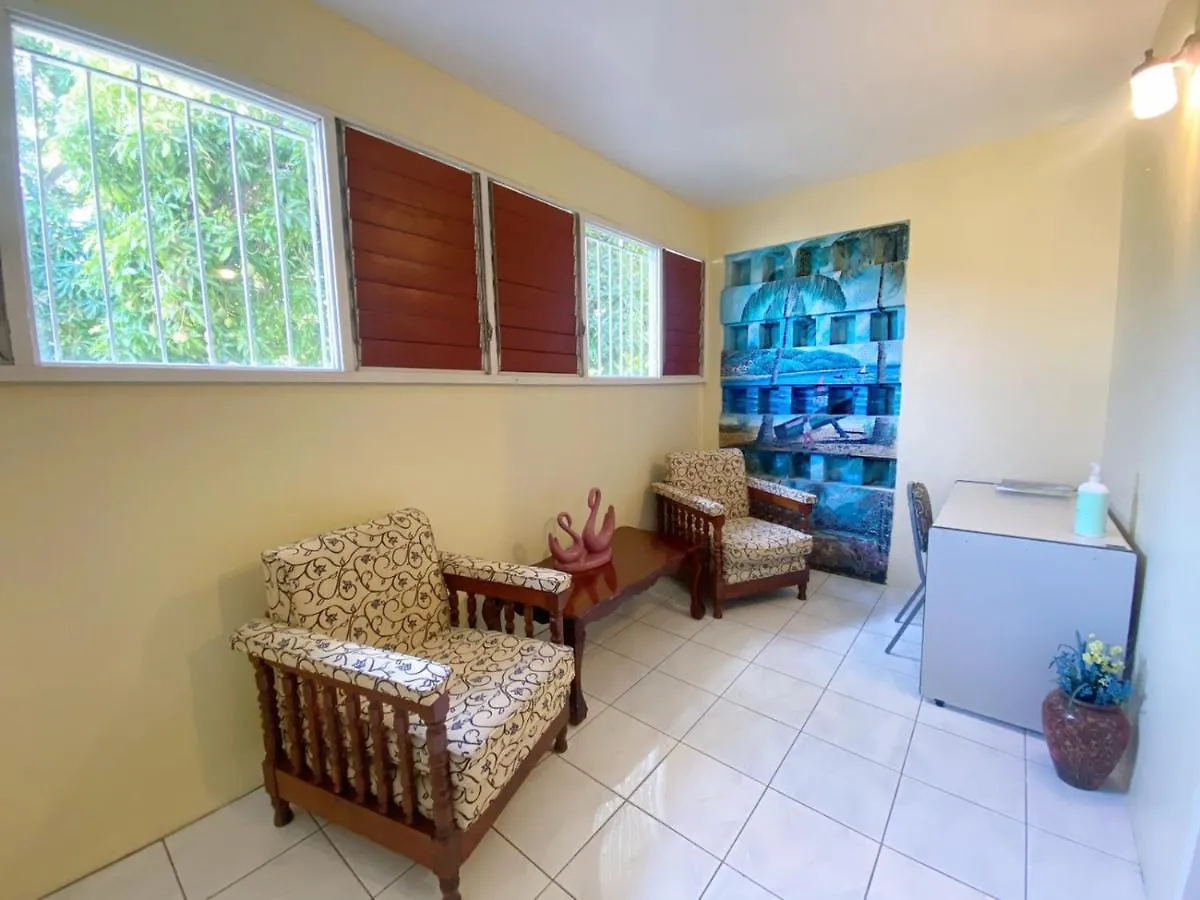 Russell Heights Vacation Home Kingston Jamaica