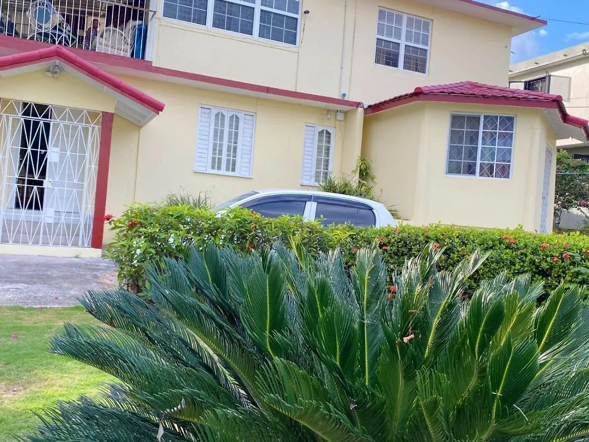 Russell Heights Vacation Home Kingston Jamaica